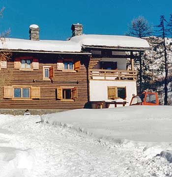 The Rifugio L'Ermitage in winter